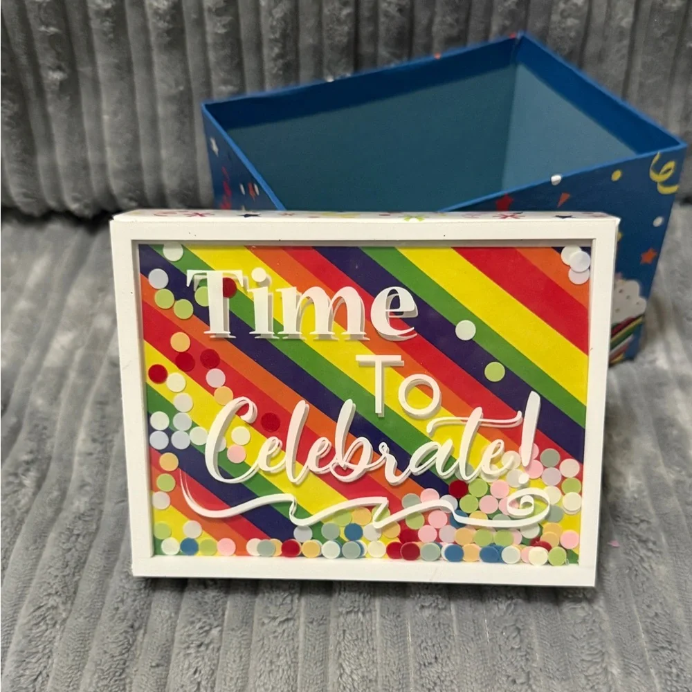 2 Gift Boxes